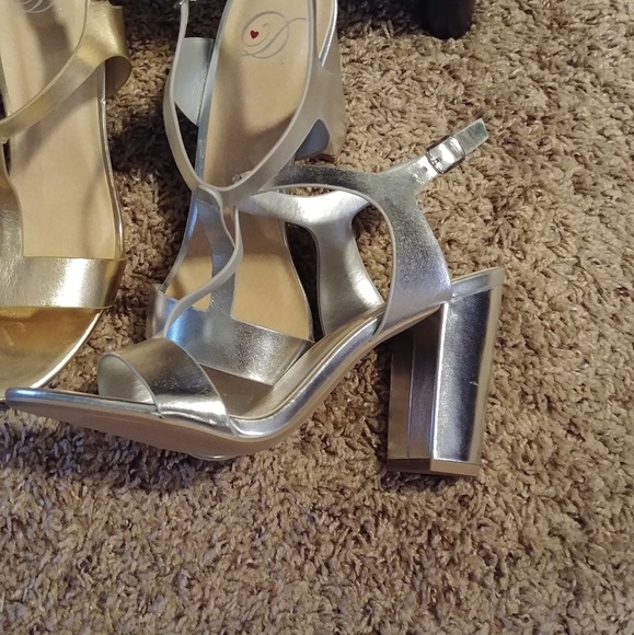Silver Sandles - Picture 2 of 3